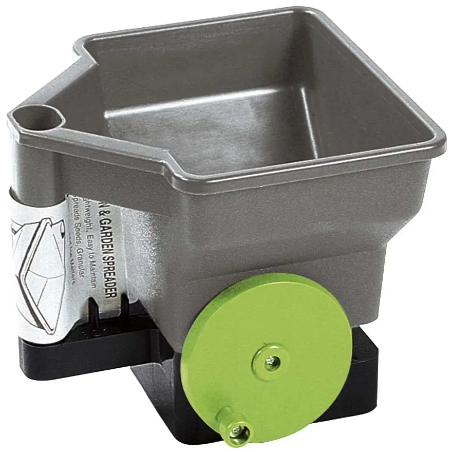 Manual fertilizer spreader
