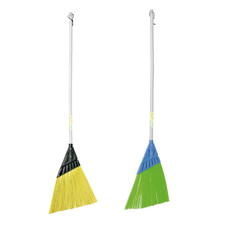Plastic trapeze broom
