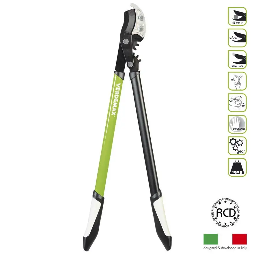 Swinging gear loppers