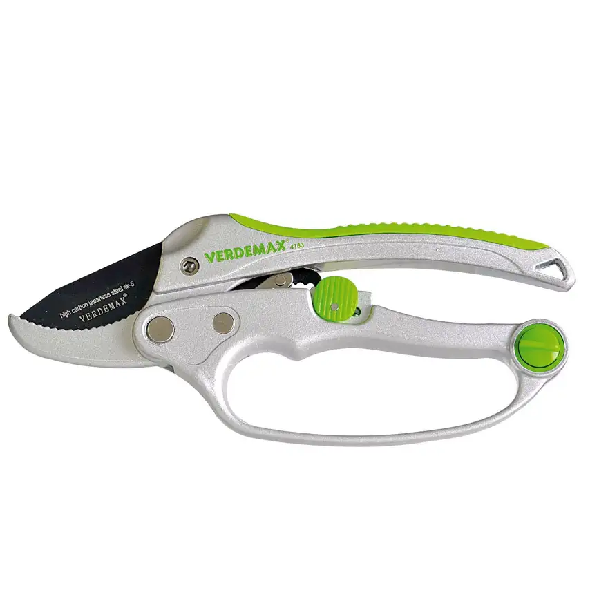 Ultralight ratcheting aluminum scissors